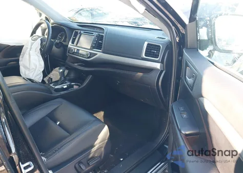 2019 Toyota Highlander Xle z USA, uszkodzony, nr VIN 5TDJZRFH9KS606361